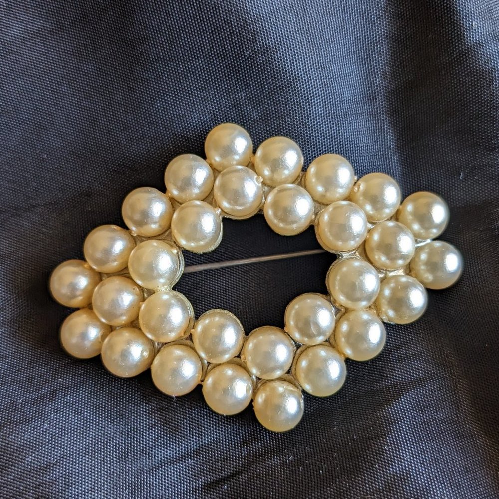 Vintage Faux Pearl and Silver Tone Metal Diamond Shaped 1950s Brooch
